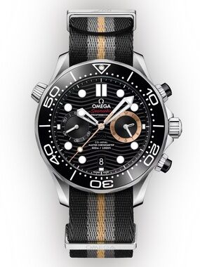 OMEGA SEAMASTER DIVER 300M 007 FIRST LIGHT Chronograph